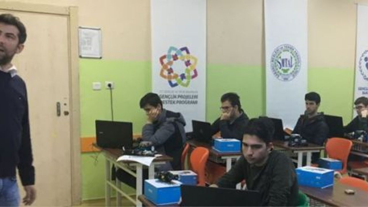 “GENÇ FİKİRLER GENÇ PROJELERİNE” YOĞUN İLGİ