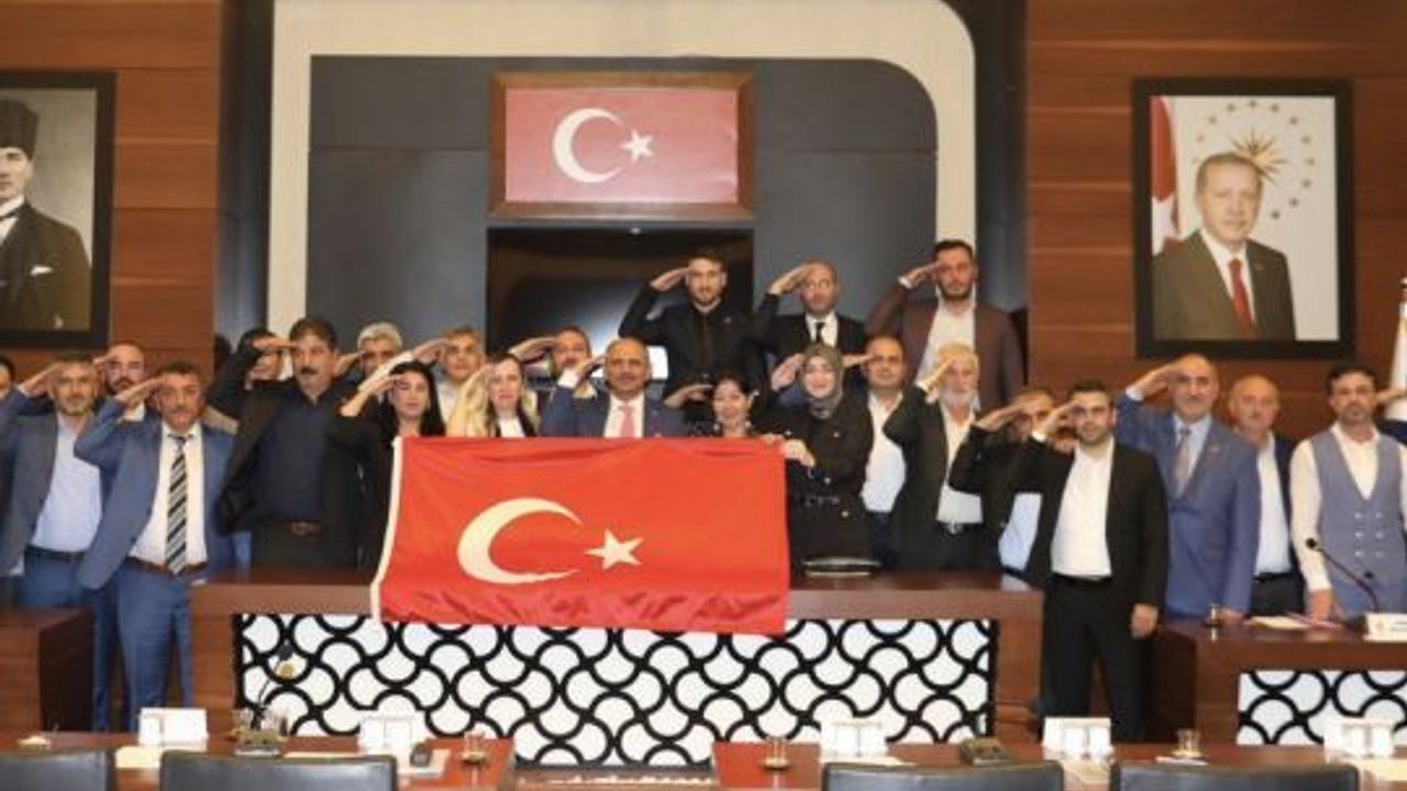 Körfez Meclisi’nden ‘Mehmetçiğe’ asker selamı