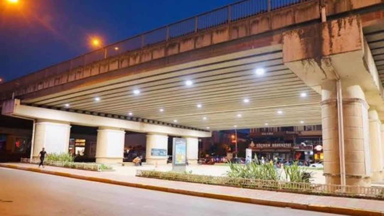 Körfez'de, Viyadük altı ‘ışıl ışıl’ oldu