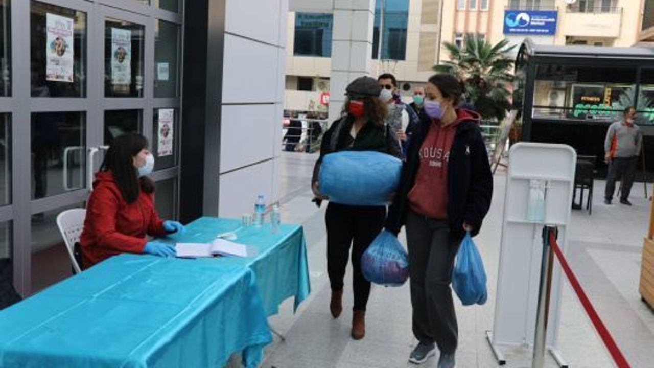 Başkan Hürriyet’in çağrısıyla İzmit halkı İzmirli kardeşleri için seferber oldu