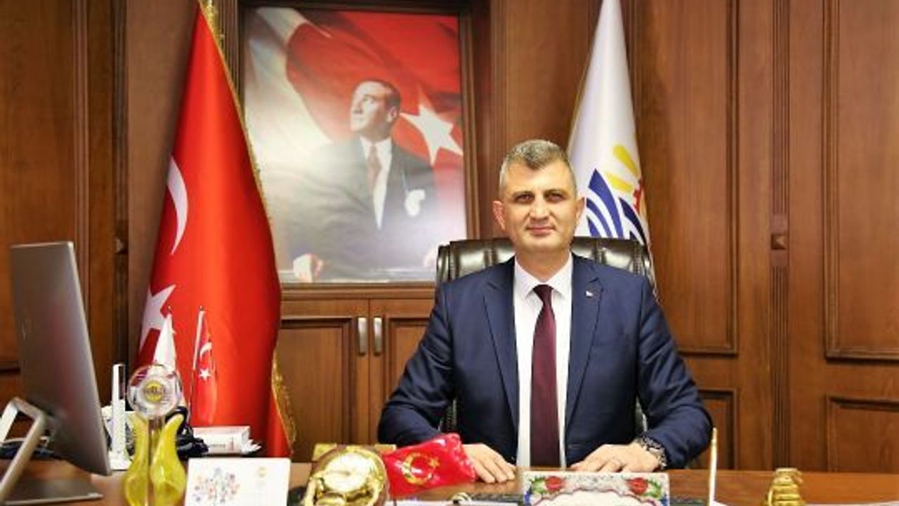 BAŞKAN SEZER: “ÖĞRETMENLER GÜNÜ KUTLU OLSUN”