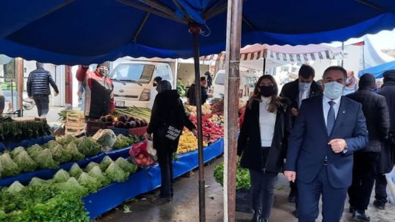 Körfez DEVA Başkanı Bozkurt, pazarda dert dinledi