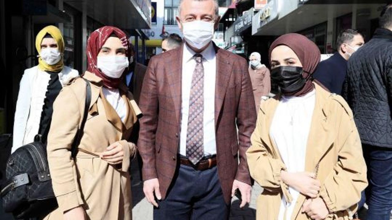 Başkan Büyükakın, “Gençlerimizi bilimin ışığında geleceğe hazırlıyoruz”