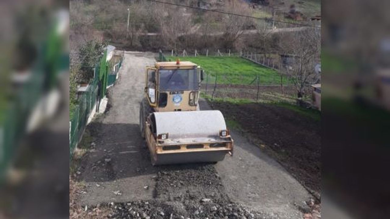 GÖLCÜK BELEDİYESİ FEN İŞLERİ MÜDÜRLÜĞÜ KENTİN DÖRT BİR YANINDA ÇALIŞIYOR