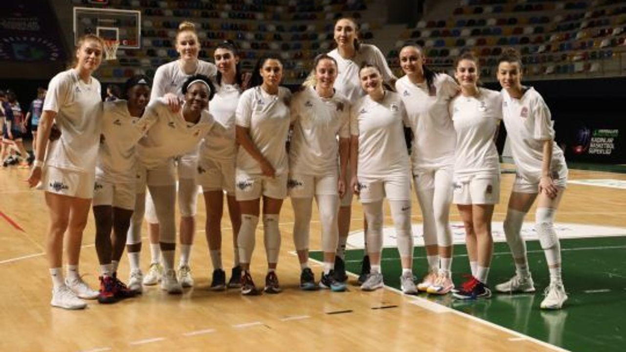 İzmitli Periler Adana engelini rahat aştı: 100-59