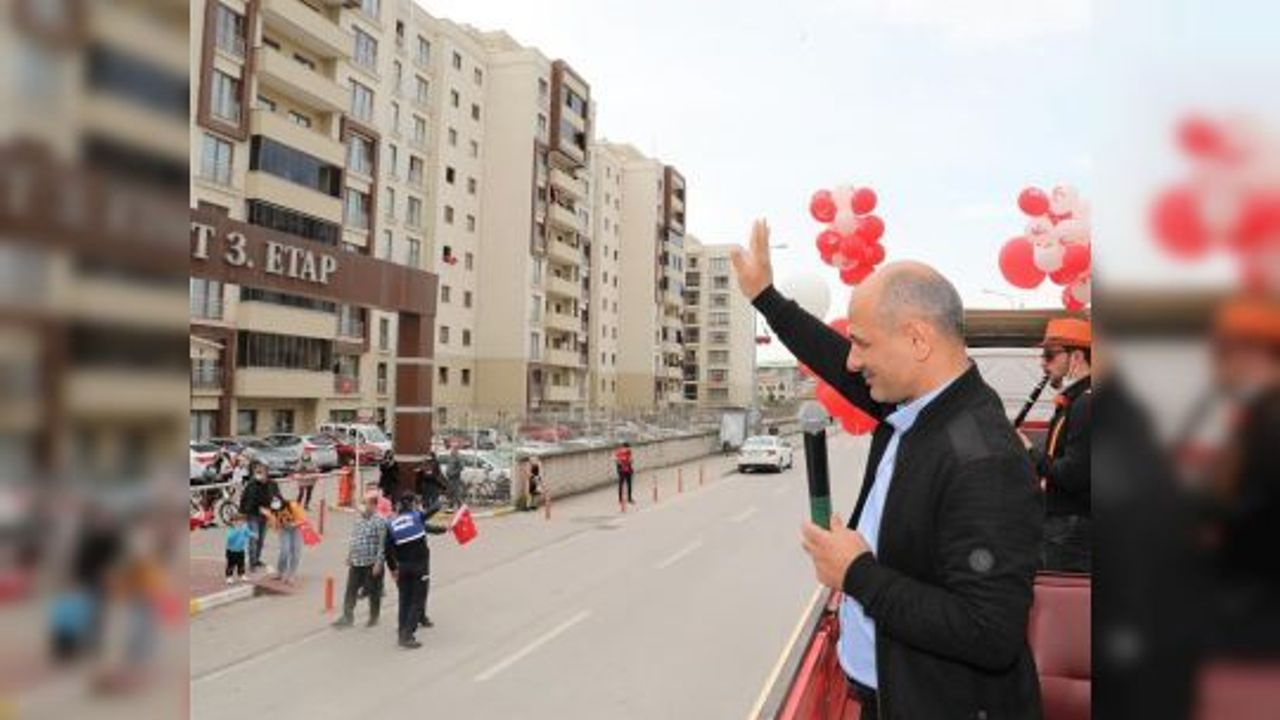 Körfez'de 23 Nisan coşkusu evlere taşındı