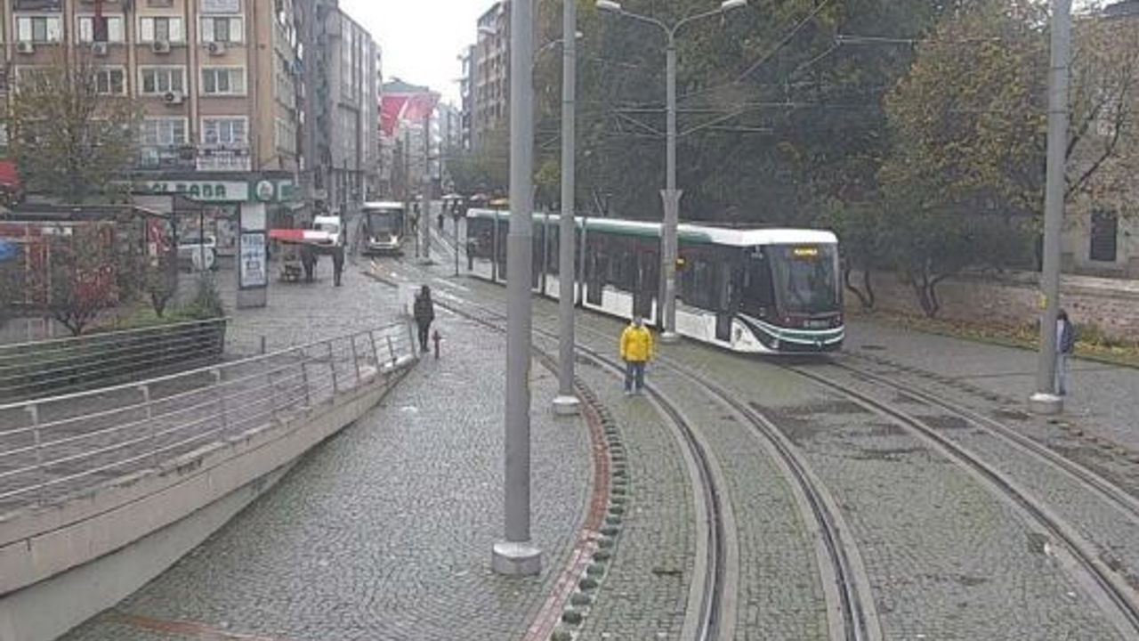 83. yılda şehri Atatürk çiçekleriyle süsledik