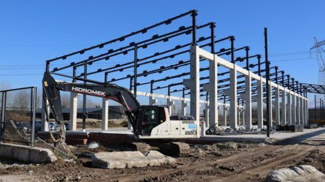 Distilasyon tesisinde yoğun  imalat devam ediyor