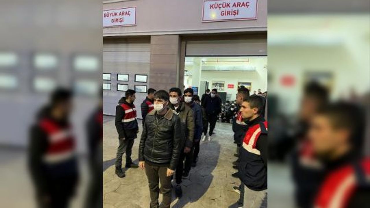 127 Düzensiz Göçmen Sınır Dışı Edildi