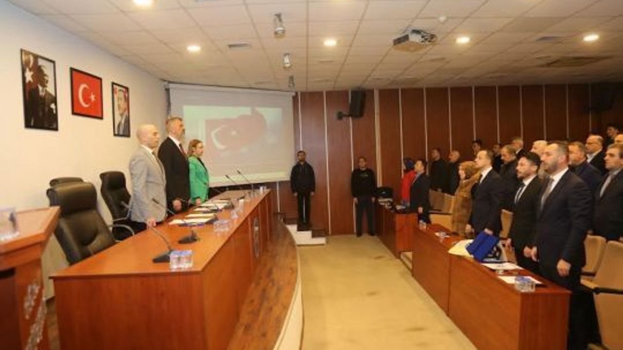 GÖLCÜK BELEDİYE MECLİSİ, DEPREM FELAKETİ İLE İLGİLİ TEK YÜREK OLDU