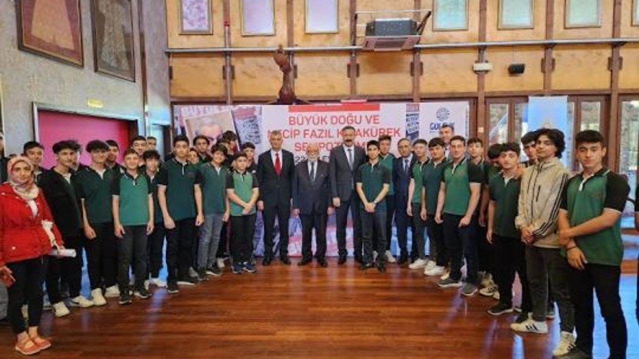 TÜRK EDEBİYATININ, KALBİ GÖLCÜK'TE ATIYOR