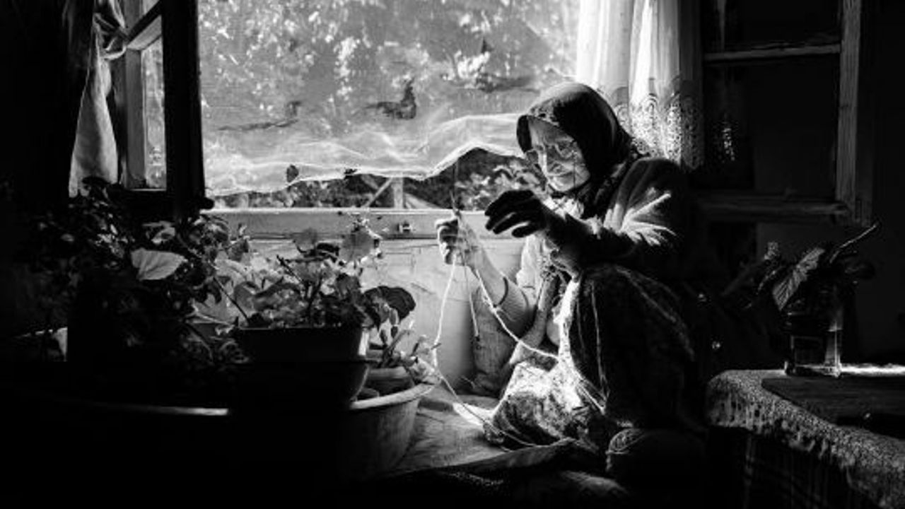 TÜRK KADININA, SEÇME VE SEÇİLME HAKKI VERİLİŞİNİN 89. YILI GÖLCÜK'TE KUTLANDI