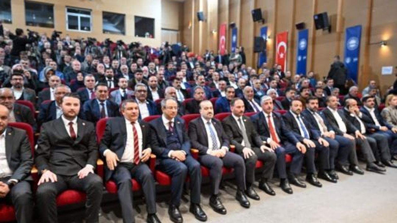 Cumhurbaşkanı Yardımcısı, Yılmaz, Kanaat Önderleriyle Buluştu.