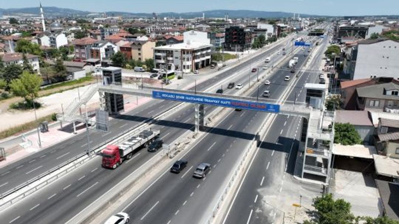 D-100 Karayolu projesi kapsamında, modern bir üstgeçit yapıldı