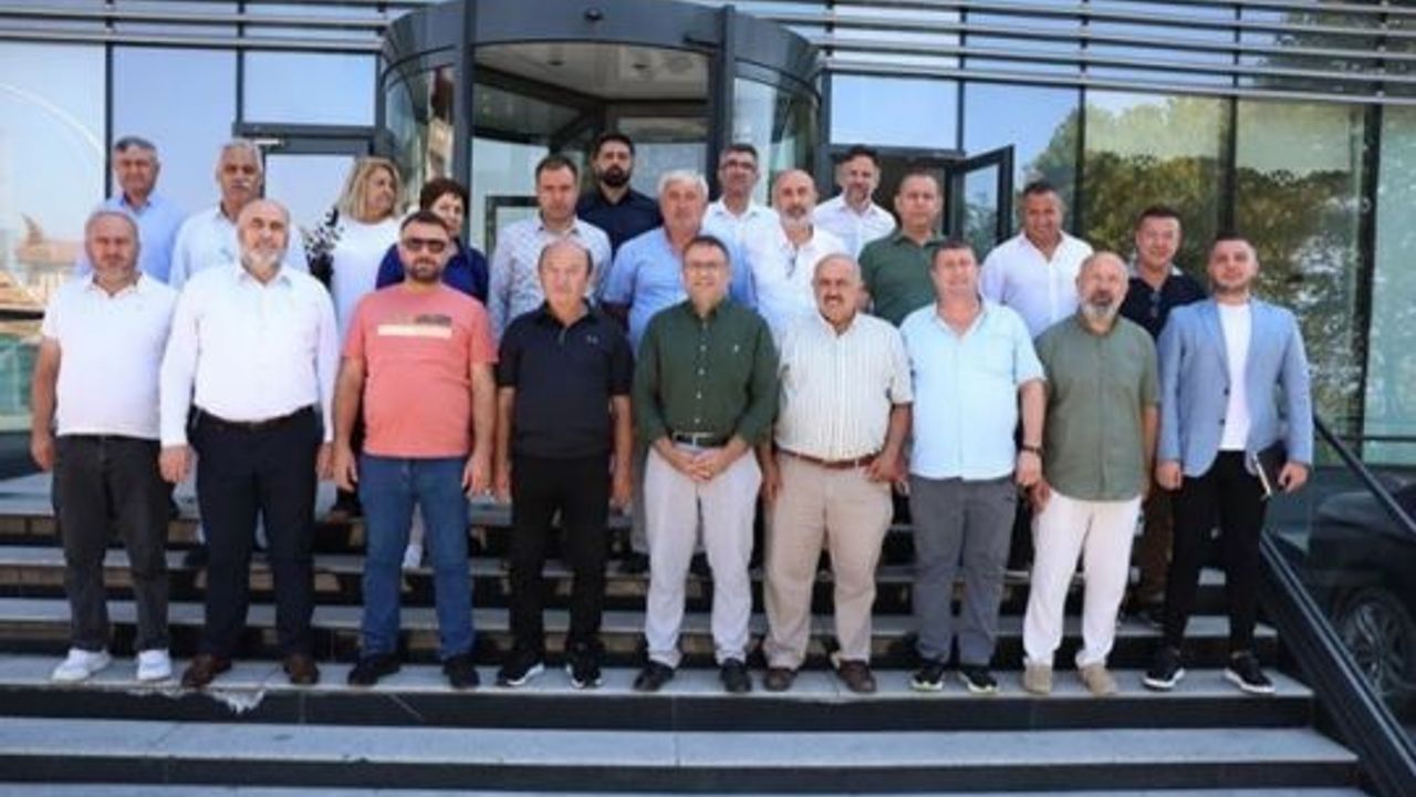 Derince Belediye Başkanı, Muhtarlarla Toplantı Düzenledi