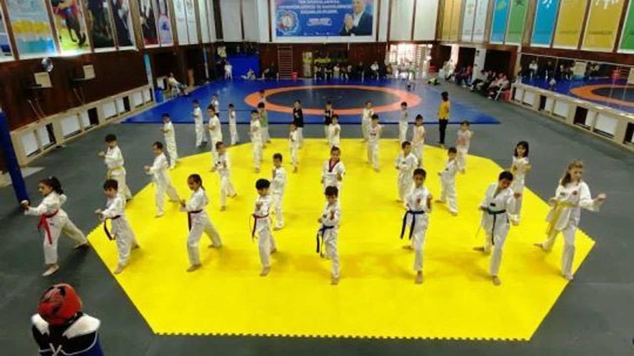 Körfez’de Spor Eğitimleri, ve Altyapı Çalışmaları Devam Ediyor