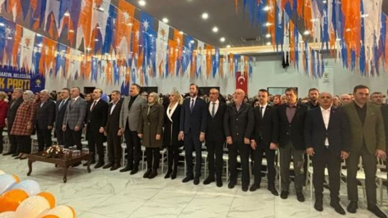 AK Parti Derince'de, Başkan Tırpan'ın yönetimi açıklandı.