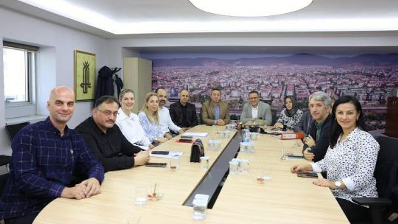 Derince Belediye Başkanı, Av. Gökçe, Telekom Yetkilileri ile Toplantı Düzenledi