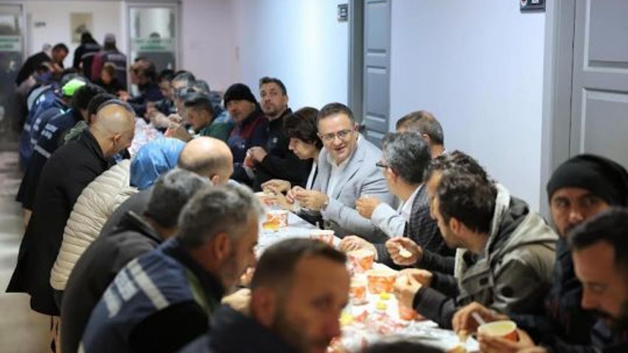 Derince Belediye Başkanı, Av. Sertif Gökçe, Emekçilere Teşekkür Etti