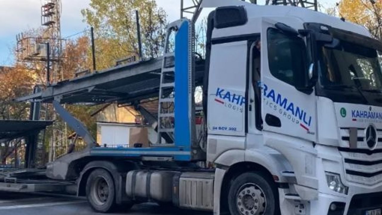 Kartepe'de Park Halindeki, Tırda Ölü Bulundu