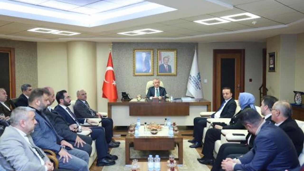 AK PARTİ KÖRFEZ İLÇE BAŞKANI, VE YÖNETİMİ BÜYÜKAKIN'I ZİYARET ETTİ