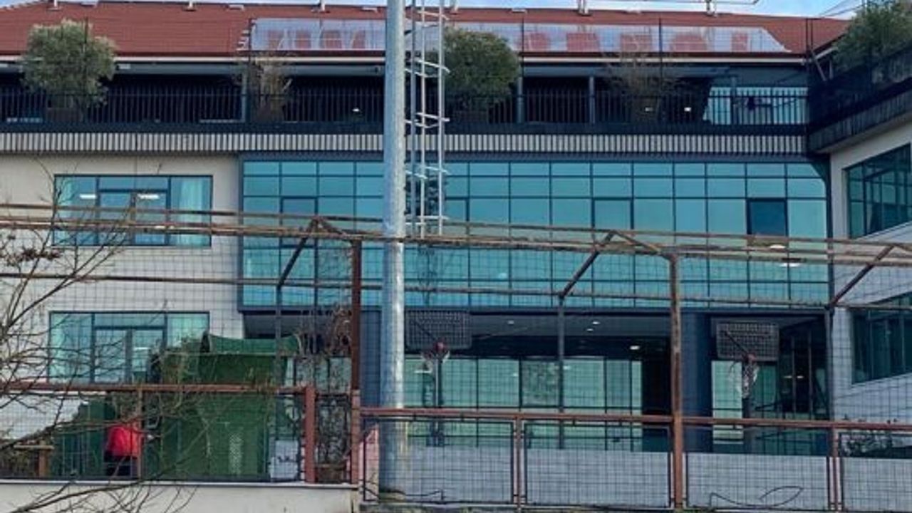 AİLELERİN, TACİZ ŞİKAYETİYLE ÖĞRETMEN TUTUKLANDI: ÖZEL OKULDAN, HALA AÇIKLAMA YOK!