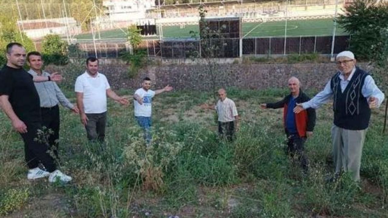 Çenedere Mahalle Sakinleri, Başkan Tahir Büyükakın’dan hizmet bekliyor