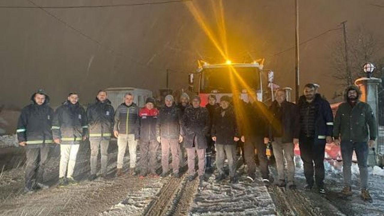 Körfez Belediye Başkanı Söğüt, Karla Mücadele Ekiplerini Ziyaret Etti