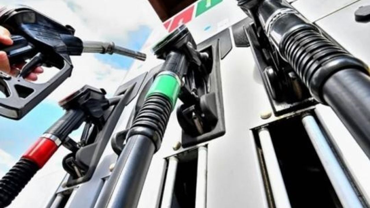 PETROL FİYATLARINDAKİ DALGALANMA AKARYAKIT FİYATLARI YANSIYOR