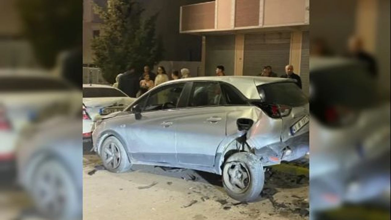 15 YAŞINDAKİ ÇOCUK, AİLE ARABASINI KAÇIRDI! DÖRT ARACA ÇARPTI