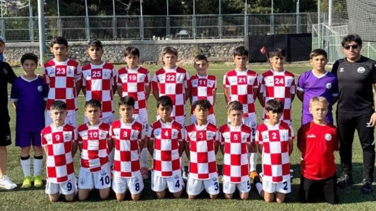 U12 F Grubu’nda Körfez Gençlerbirliği Şampiyon Oldu
