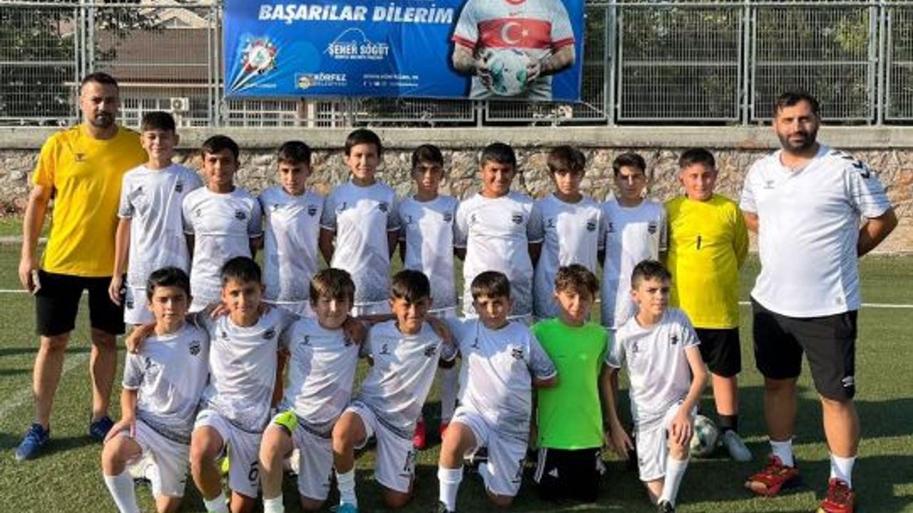 Minik Yetenekler Körfez'de Zafer Bayramı Coşkusuyla Sahada