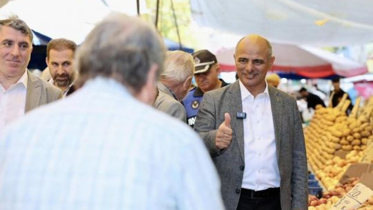 Başkan Söğüt Perşembe Pazarı’nda Esnafla Buluştu