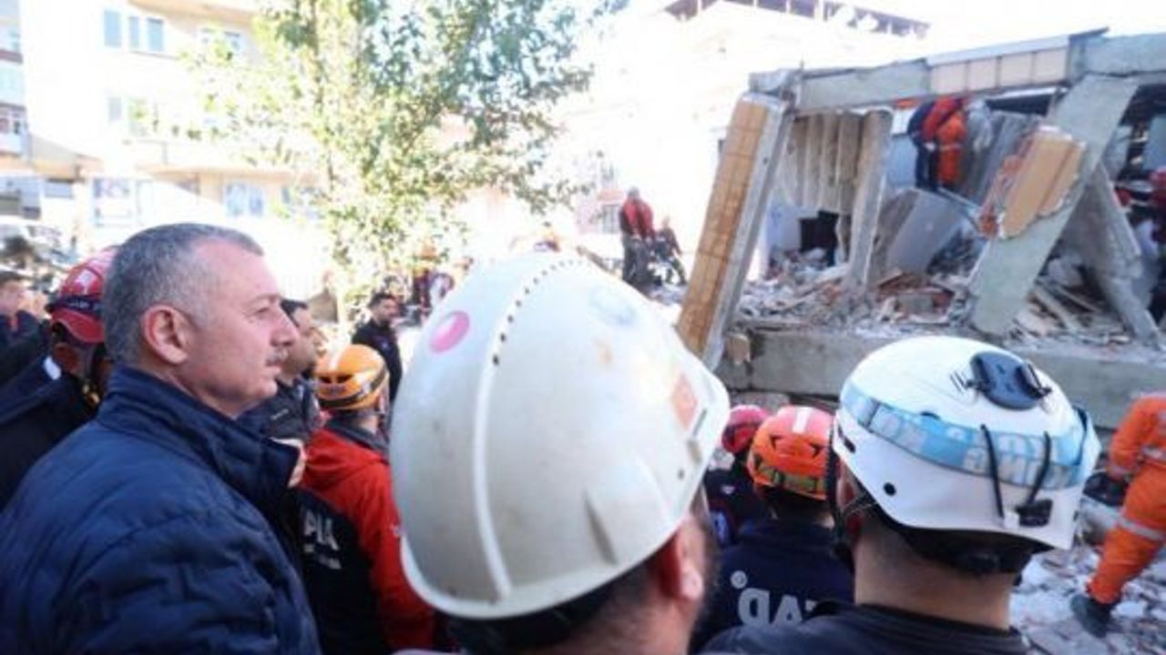 Gebze’de Bina Çöktü: Ekipler Enkaz Altındaki Vatandaşlara Ulaşmak İçin Seferber Oldu