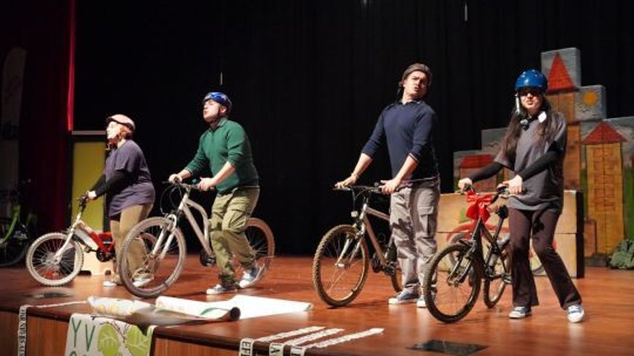 İki Teker Bir Rüya” Sahneye Çıktı