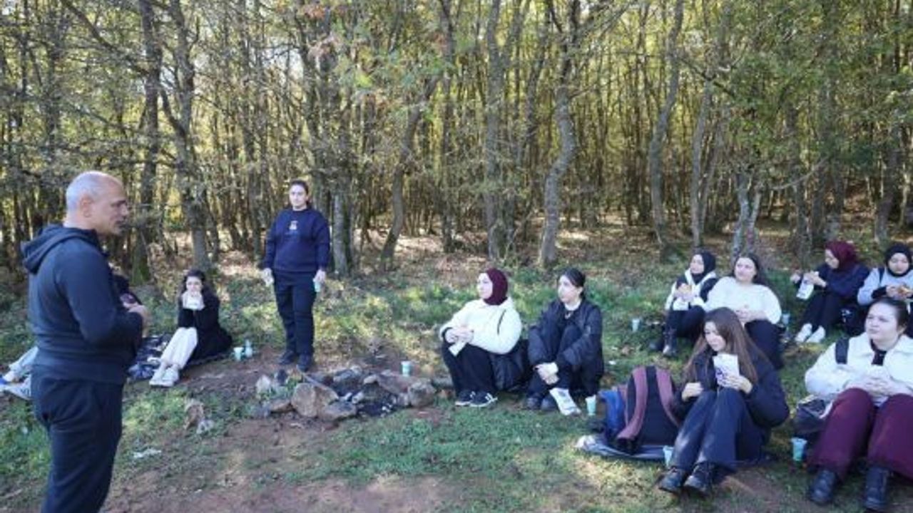 Körfez’de Doğa Yürüyüşü Gençlerle Hayat Buldu