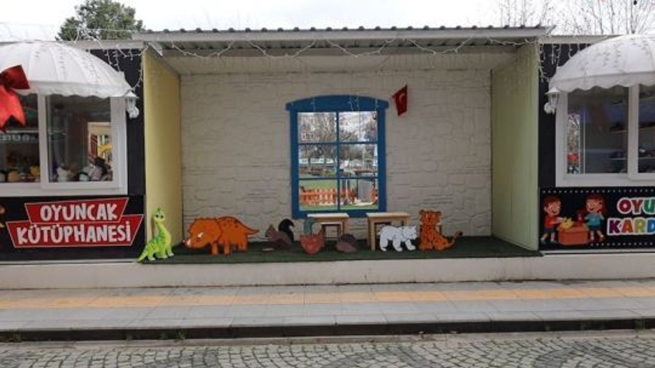 İzmit Belediyesi’nden Çocuklara Oyuncak Kütüphanesi ve Atölye Etkinlikleri