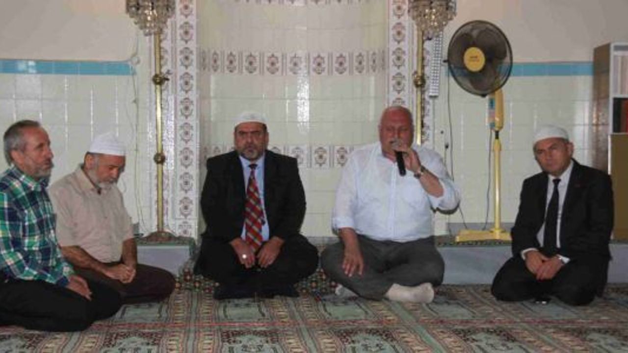 Gölcük Belediyesi 10. Geleneksel Sultanbaba Anma Töreni Örcün Cami avlusunda gerçekleştirildi