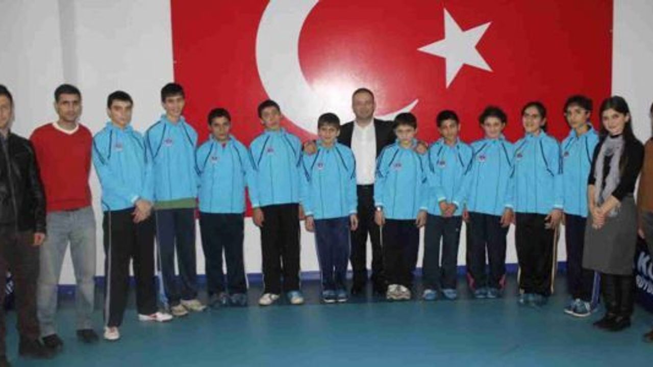 Özel Sporcular, Hayata Masa Tenisi ile Tutunuyor