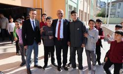 Başkan Söğüt Öğrencilerle Bayrak Töreninde