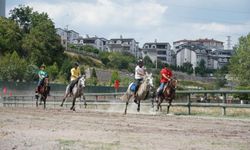 Gölcük’te Rahvan At Yarışları Büyük Heyecana Sahne Oldu