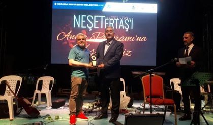 Erzurumlular Vakfı ve Başkan Önal’a, başarı plaketi!