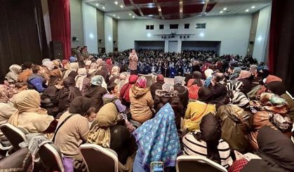 Körfez'de Saliha Erdim'e, büyük ilgi gösteriliyor.