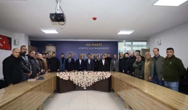 YENİDEN REFAH PARTİSİ'NDEN, AYRILIP AK PARTİYE GEÇTİ.