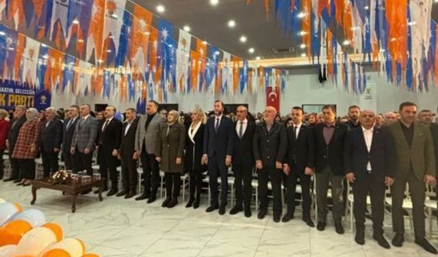 AK Parti Derince'de, Başkan Tırpan'ın yönetimi açıklandı.