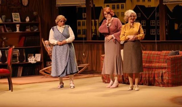 Kocaeli Şehir Tiyatroları Yeni Sezonuna Üç Jokerli Konken ile Başladı