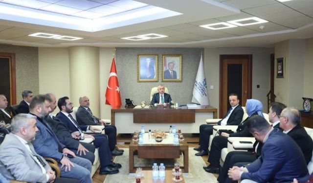 AK PARTİ KÖRFEZ İLÇE BAŞKANI, VE YÖNETİMİ BÜYÜKAKIN'I ZİYARET ETTİ