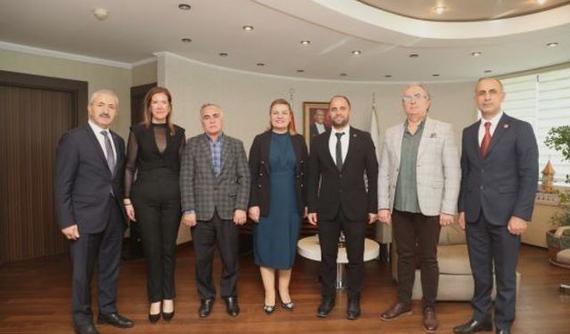 YRP İzmit İlçe Başkanı, Başkan Fatma Kaplan Hürriyet'i ziyaret etti