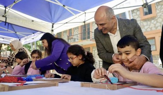 MİNİK ELLER HALI DOKUMA ATÖLYESİNDE