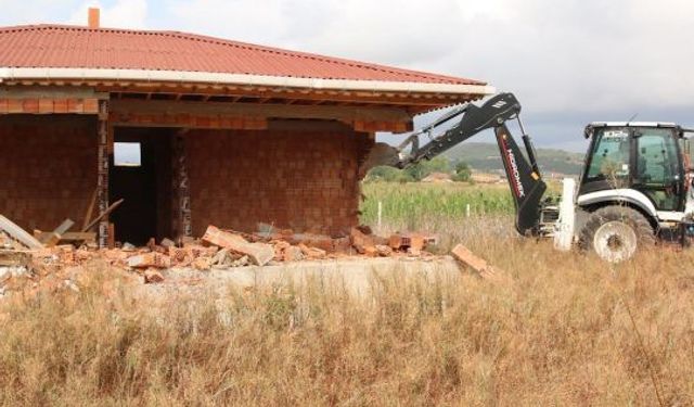 Körfez’de Kırsalda Kaçak Yapıya Müdahale